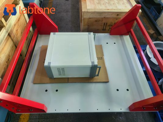 2～5Hzの周波数範囲、1200 x 1500mmのテーブルサイズの振動試験装置は、ISTA、ISO、およびIEC規格に準拠しています。