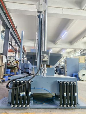 200g 保証と設計満足度のためのペイロードバンプテストマシン SKM500-SKM1500 1-80Hz バンプ繰り返しの周波数